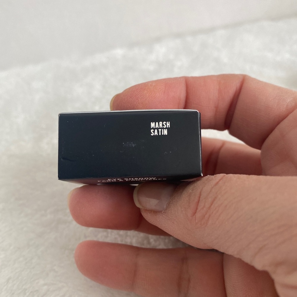 MAC Cosmetics Eyeshadow Duo in Vibrant Cobalt Satin and Marsh Satin - Picture 10 of 10